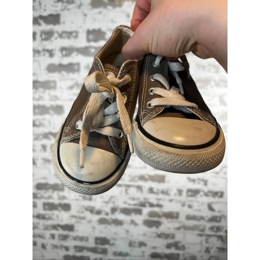Converse | infant size 8 gray lace up sneakers